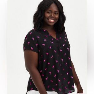 NWOT TORRID Size 00 Georgette Short Sleeved Blouse Black/Pink Flamingos